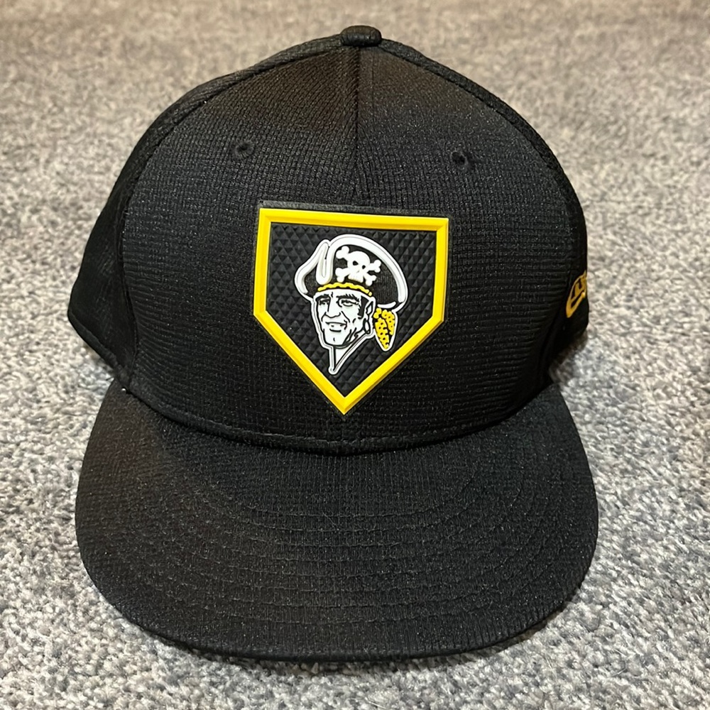 Men’s Pittsburgh Pirates Hat size 7 5/8